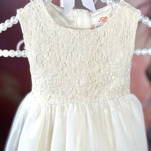 NEW baby girl dress. Perfect for baptisme. 3-6 months